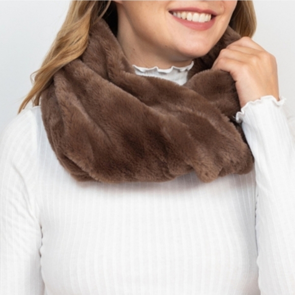 Faux Fur Infinity Scarf - Picture 1 of 3